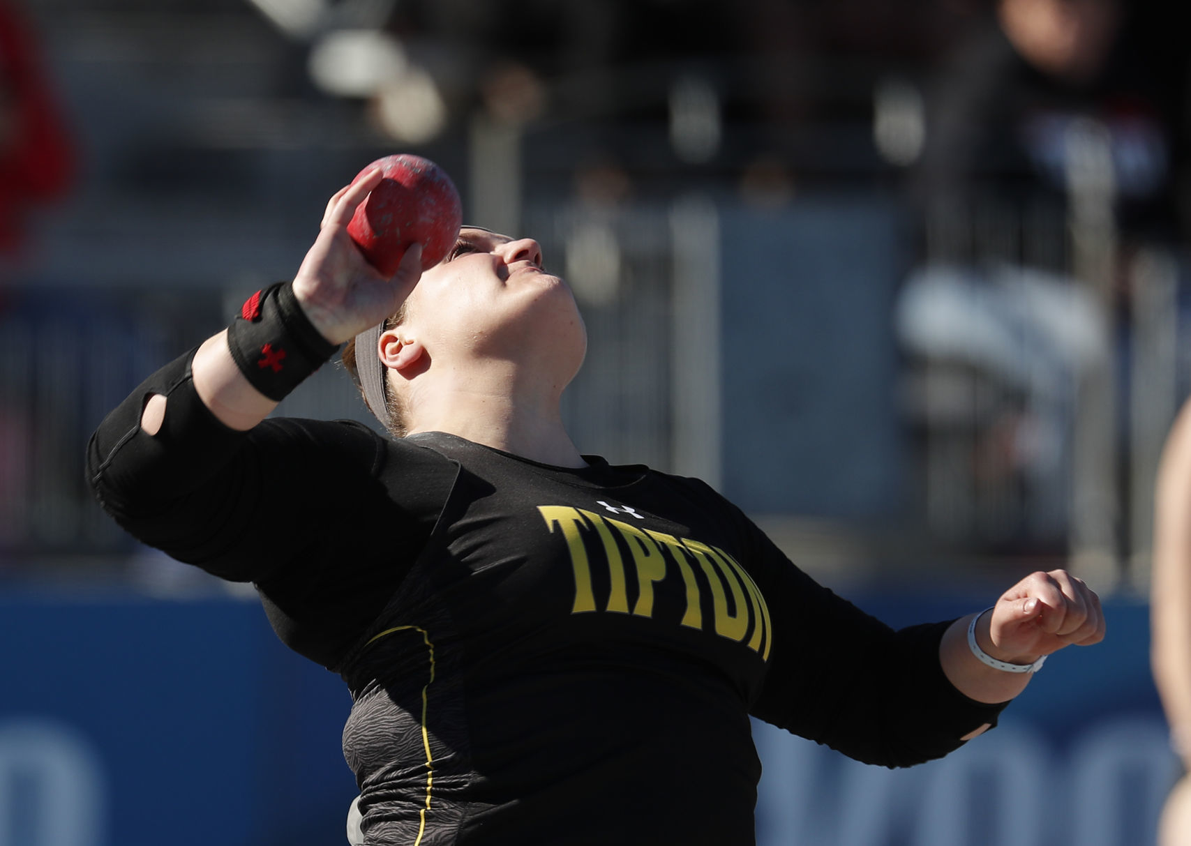042518mp-DrakeRelays-girls-shot-8